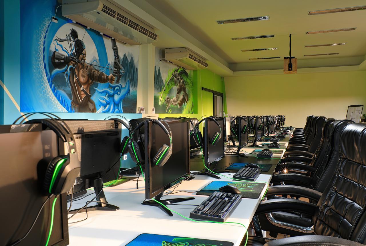 Gamers Paradise Hotel Chalong Exterior foto